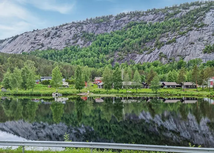 1 Bedroom Cozy In Appartement